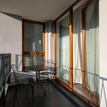 Nexthome Boutique Apartments - Klimatyzacja - Air Conditioning - New Varşova Dış mekan fotoğraf